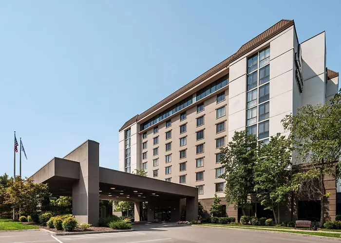 Family Hotel: Embassy Suites By Hilton Nashville Airport